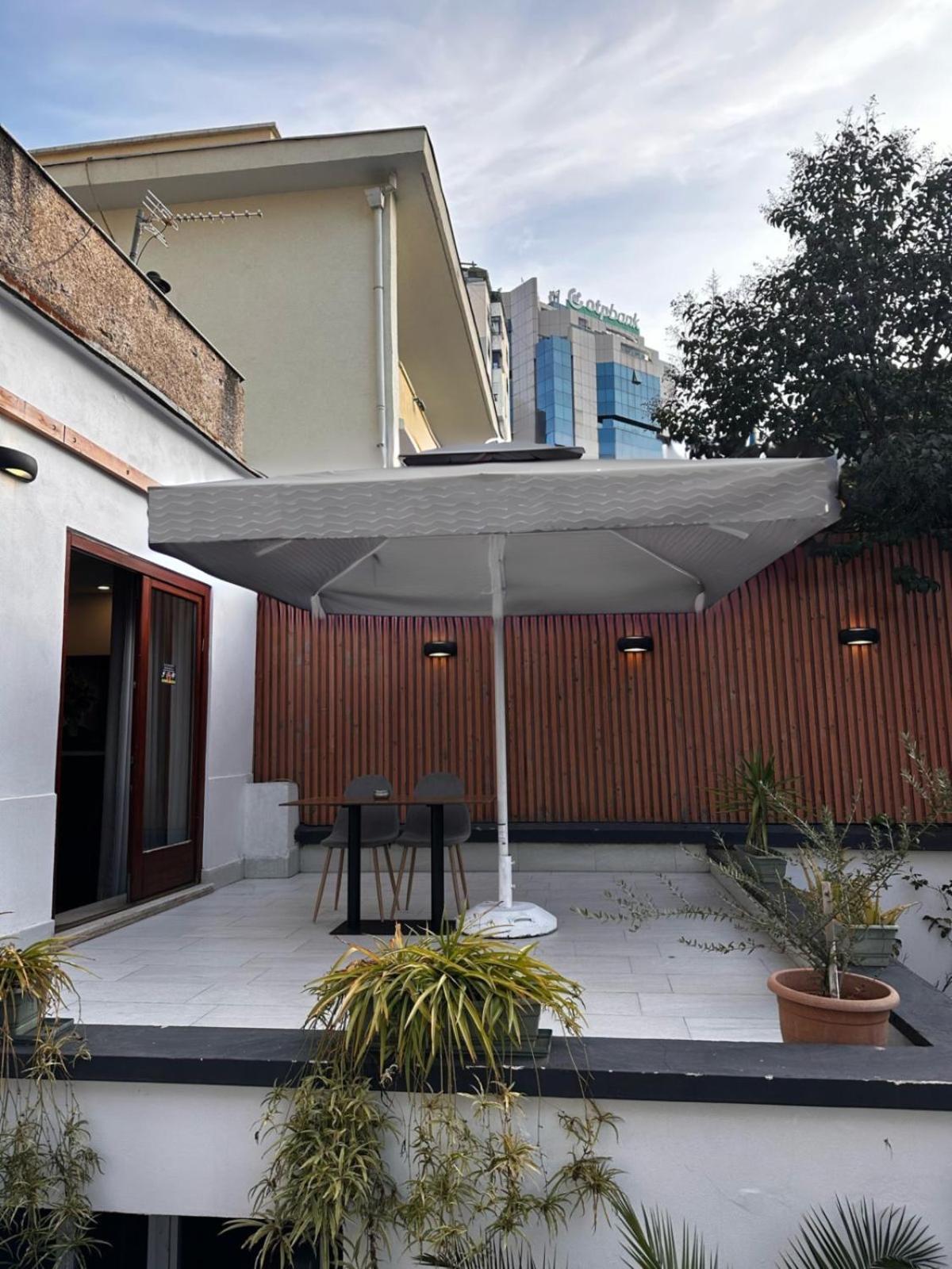 Studio In Bllok Tirana Extérieur photo