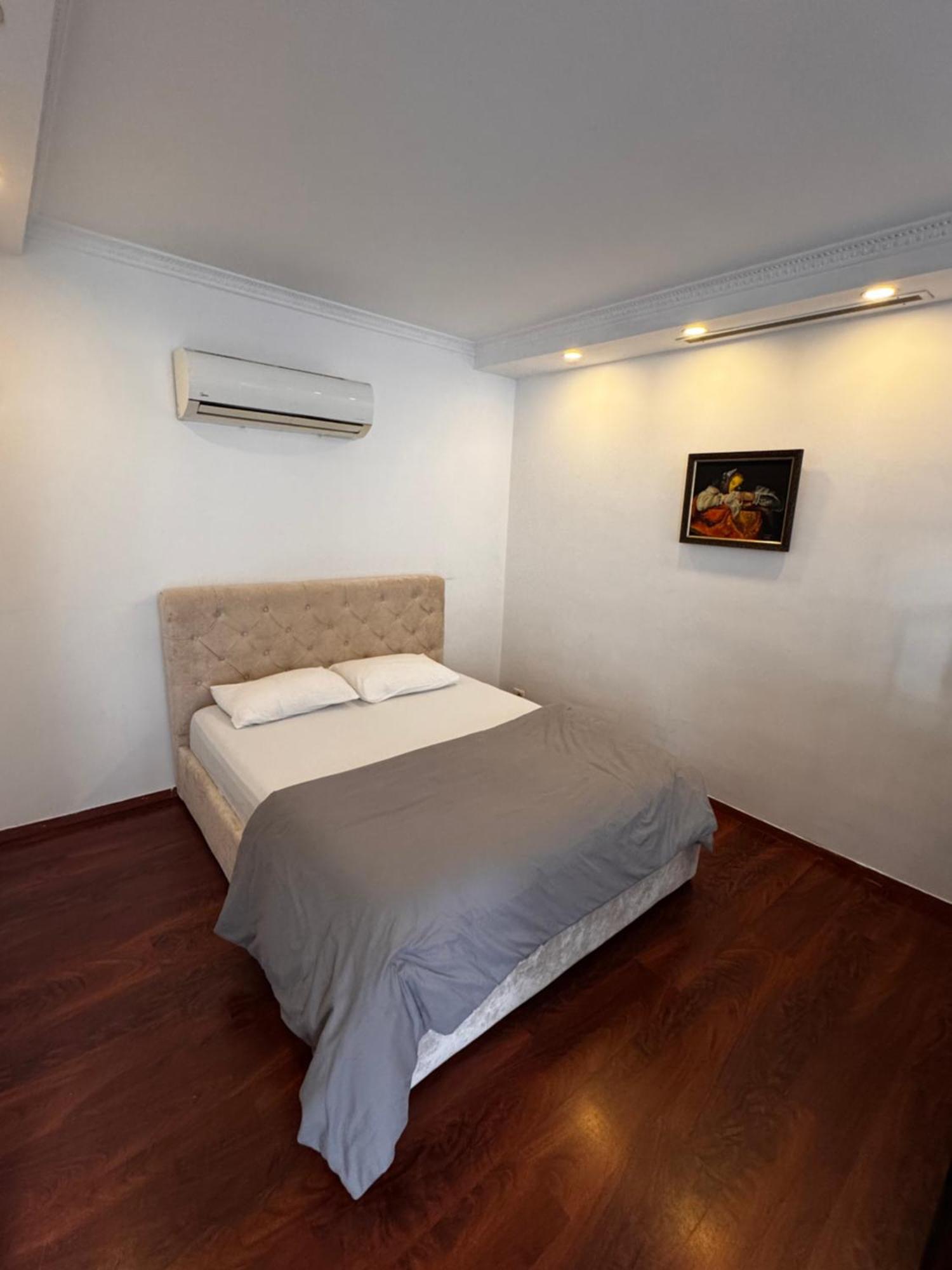 Studio In Bllok Tirana Extérieur photo